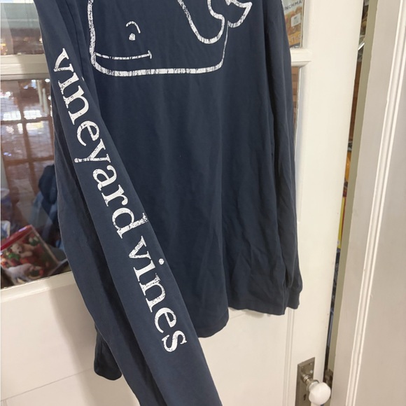 Vineyard Vines Blue Whale Graphic Long Sleeve - Picture 5 of 5